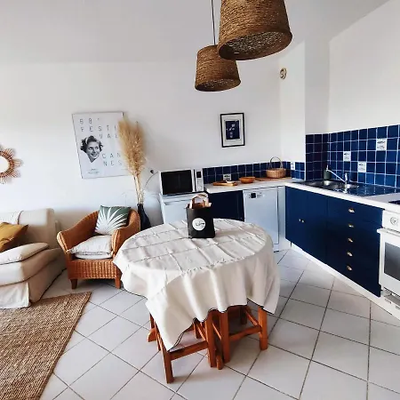 Exceptionnel T2 A Quelques Pas De La Mer Et Du Port D'hyeres Lesclesdenicole Apartment