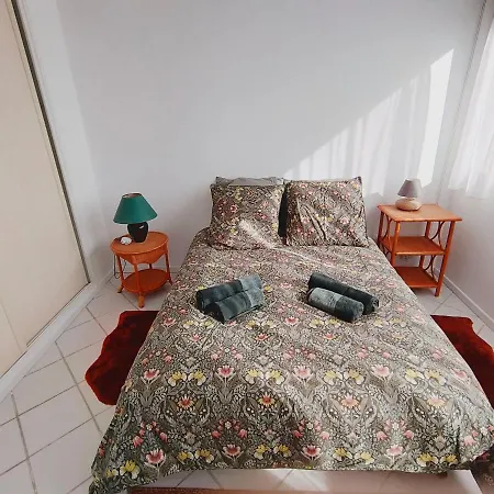 Exceptionnel T2 A Quelques Pas De La Mer Et Du Port D'hyeres Lesclesdenicole Apartment *